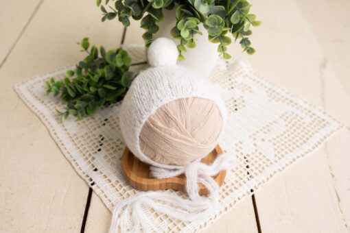 Newborn Pompom Bonnet | White